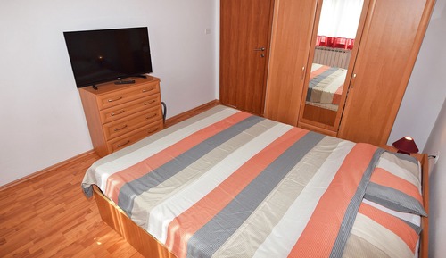 Apartamento básico, 2 habitaciones, vistas al jardín