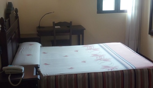 Habitación con 1 cama doble o 2 individuales