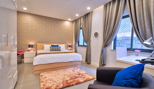 Suite, vistas a la colina