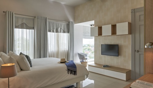 Suite, vistas a la colina