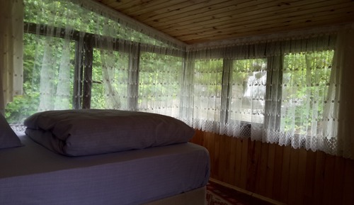 Bungalow, vistas al río