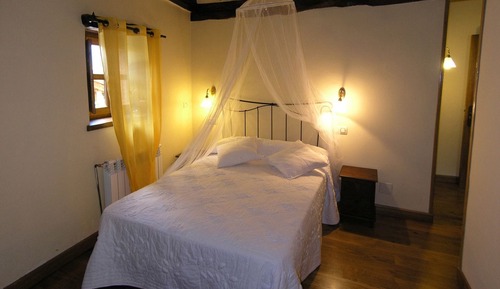 Habitación con 1 cama doble o 2 individuales, vistas a la montaña