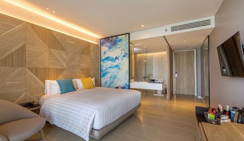 Deluxe Room with Pool Access