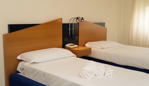 Habitación con 1 cama doble o 2 individuales