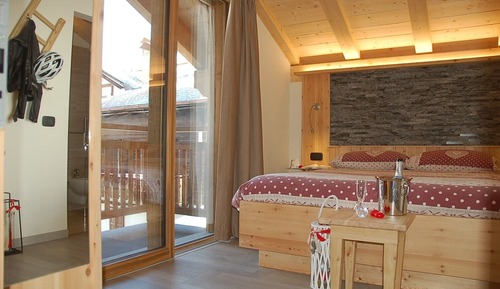 Habitación Confort con 1 cama doble o 2 individuales, balcón