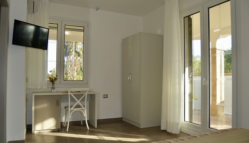Habitación básica con 1 cama doble o 2 individuales