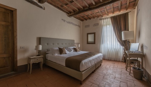 Habitación superior con 1 cama doble o 2 individuales