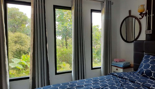 Habitación básica doble, 1 cama de matrimonio grande, vistas al jardín