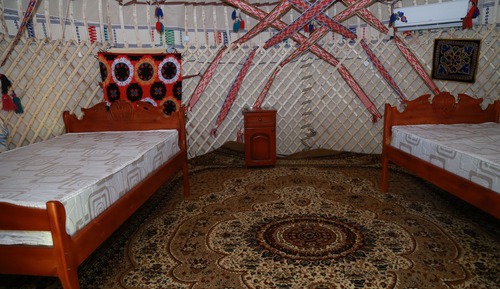 Habitación estándar con 2 camas individuales, vistas a la montaña