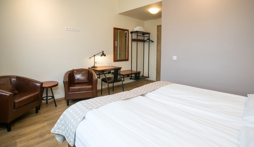 Habitación Confort con 1 cama doble o 2 individuales, balcón