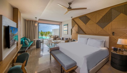 Suite junior, 1 cama de matrimonio grande, balcón, vistas parciales al mar