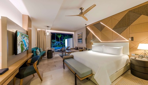 Romance Junior Suite Swim-Out Partial Ocean View