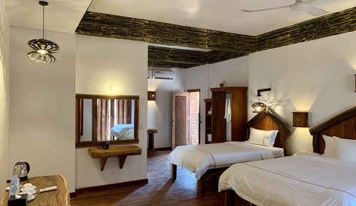 Courtyard Suite Twin Pool View Room