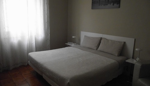 Habitación estándar con 1 cama doble o 2 individuales