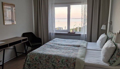 Habitación estándar doble, 2 camas individuales, baño privado, vistas al mar
