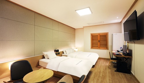 Superior Twin Room - Certified Korea Tourism Quality Break (Breakfast is not available on Mondays)