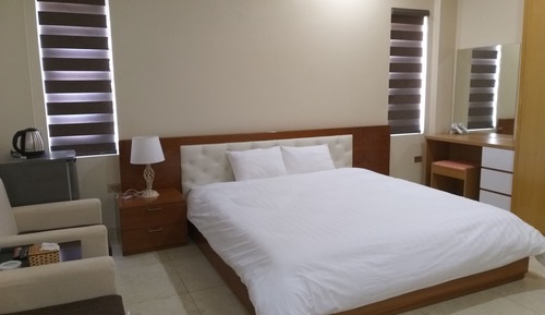 Apartamento básico, 1 cama de matrimonio grande, vistas a la ciudad