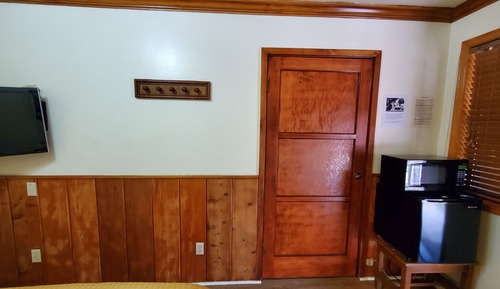 Habitación, 1 cama de matrimonio, bañera, en esquina