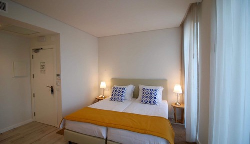 Habitación superior con 1 cama doble o 2 individuales