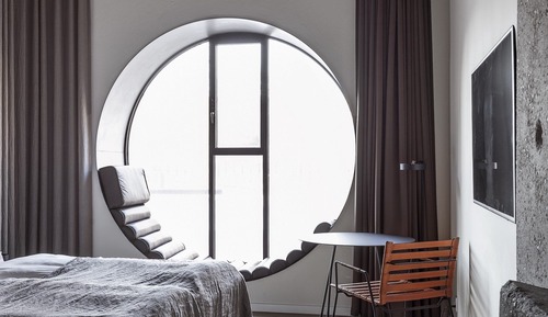 Deluxe Room with Round Window