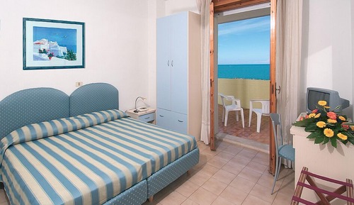 Habitación con 1 cama doble o 2 individuales, balcón