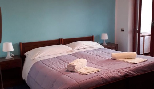Habitación con 1 cama doble o 2 individuales, balcón, vistas al mar
