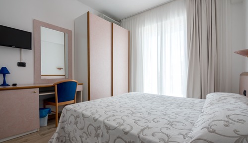 Habitación estándar con 1 cama doble o 2 individuales