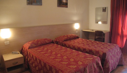 Habitación económica con 2 camas individuales