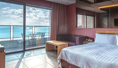 3. Deluxe Double Ocean