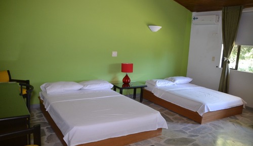 Habitación Deluxe doble, 2 camas dobles, accesible para personas con discapacidad