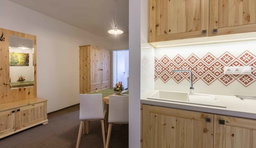 Apartamento Confort, 2 habitaciones, vistas a la colina (SMREK)