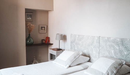 Habitación con 2 camas individuales