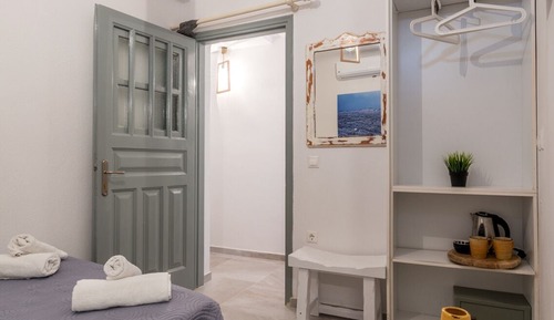 Habitación básica doble, sin ventanas