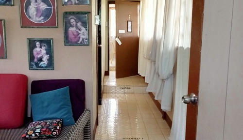 Casa básica, 1 cama de matrimonio, baño compartido, vistas al jardín