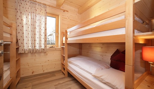Chalet panorámico, 4 habitaciones, vistas al río, junto a la montaña