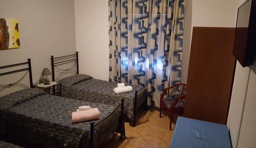 Habitación con 2 camas individuales