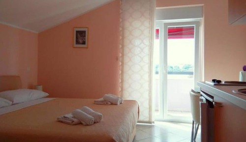 Estudio, balcón