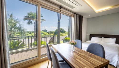 99sqm, C Type, Pet friendly (base occupancy 4, pay onsite 20000 KRW per extra person)