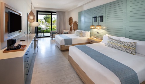 Resort Queen - Pool View Junior Suite