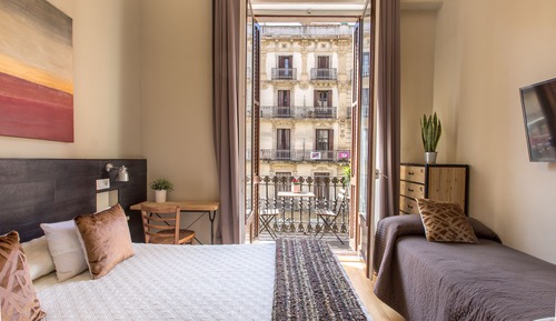 Habitación triple, balcón