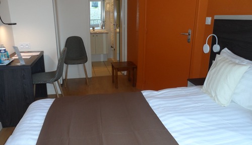 Habitación doble, baño privado