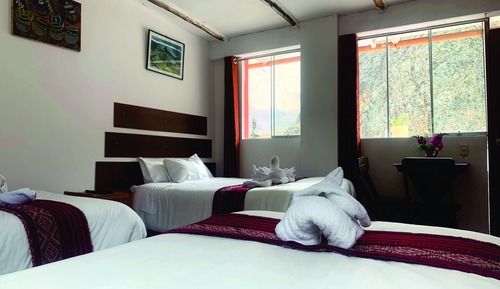 Habitación panorámica, varias camas, vistas a la montaña