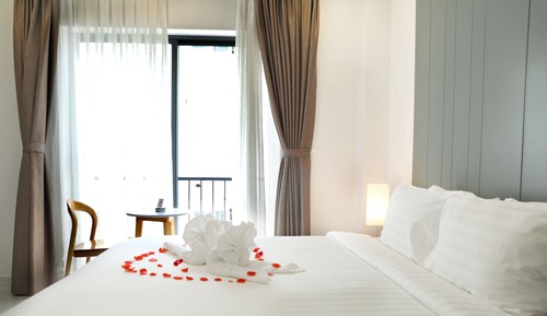 Habitación doble superior, 1 cama de matrimonio grande, vistas a la ciudad