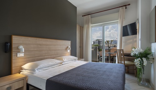 Habitación económica con 1 cama doble o 2 individuales, balcón