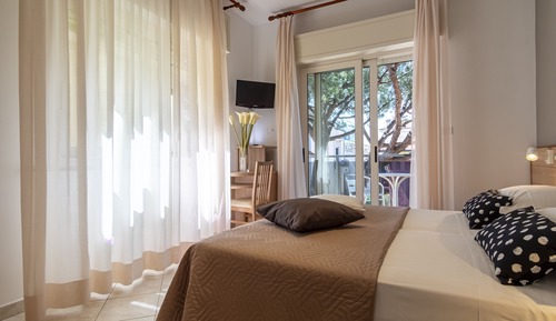 Habitación superior con 1 cama doble o 2 individuales