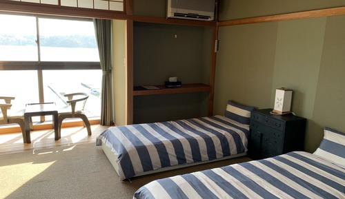 Habitación Confort, varias camas, no fumadores, vistas al lago