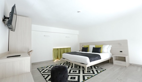 Habitación económica con 1 cama doble o 2 individuales, baño privado