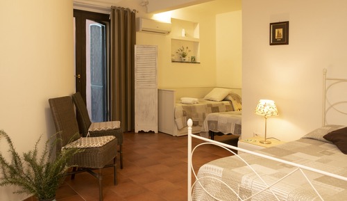 Habitación familiar, terraza, vistas al jardín