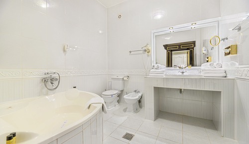 Habitación Deluxe con 1 cama doble o 2 individuales, 2 camas de matrimonio, balcón