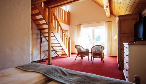 Habitación Confort doble (im Gästehaus-Schulhaus 20 m entfernt)